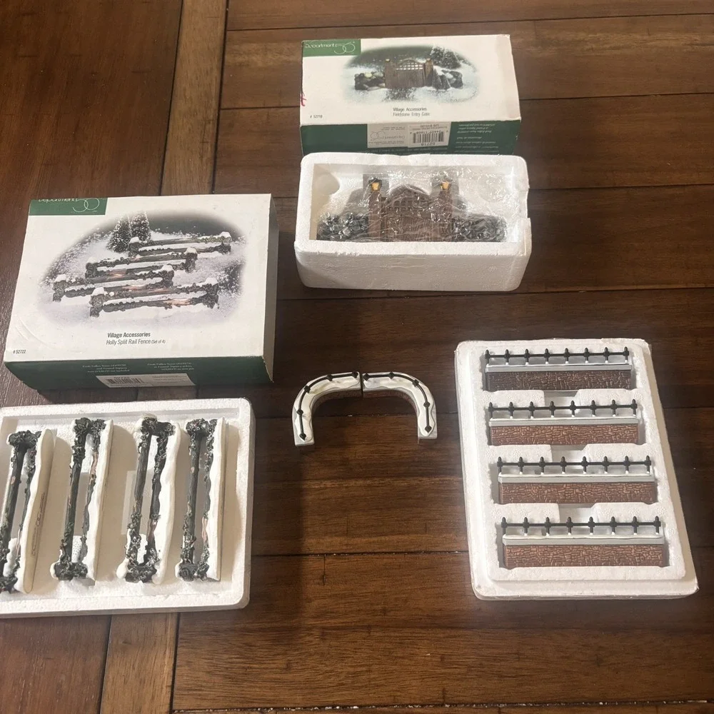Dept 56 Village Acc. Lot Fieldstone Entry Gate Holly Split Rail Fence Wall READ